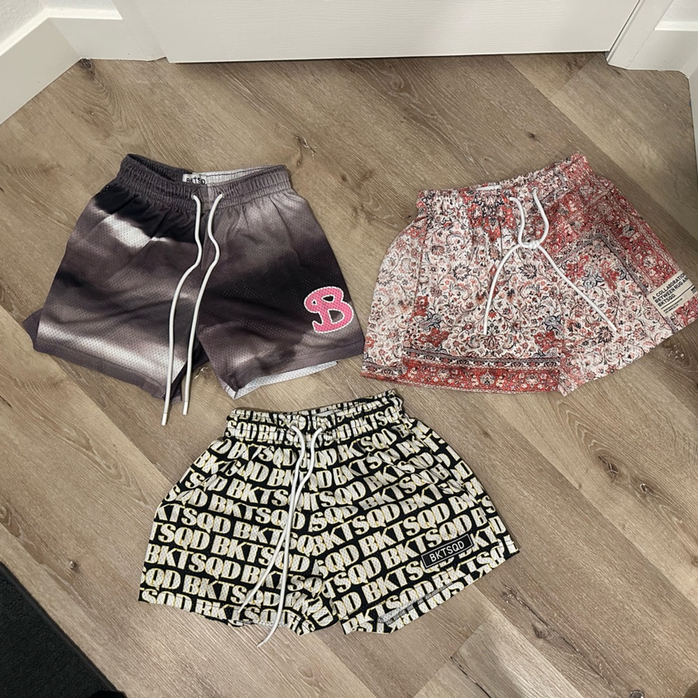 3 bucket squad shorts. YXL or Adult small. EUC